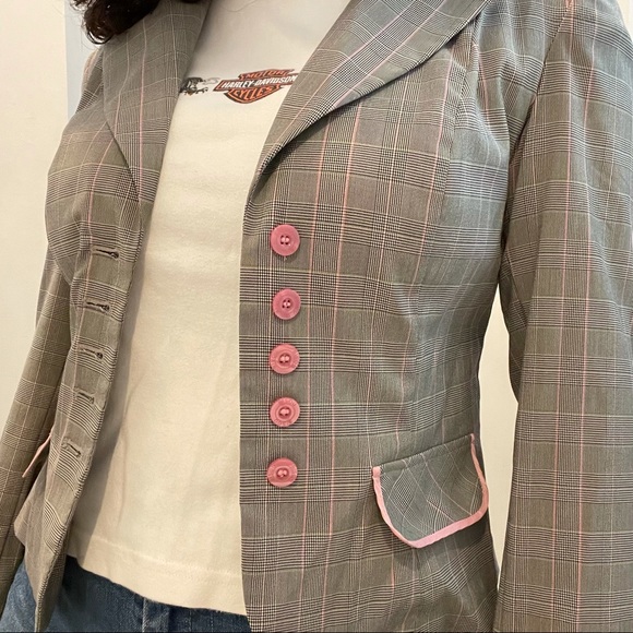 Bisou Bisou Grey Blazer with Pink Details - Picture 2 of 5